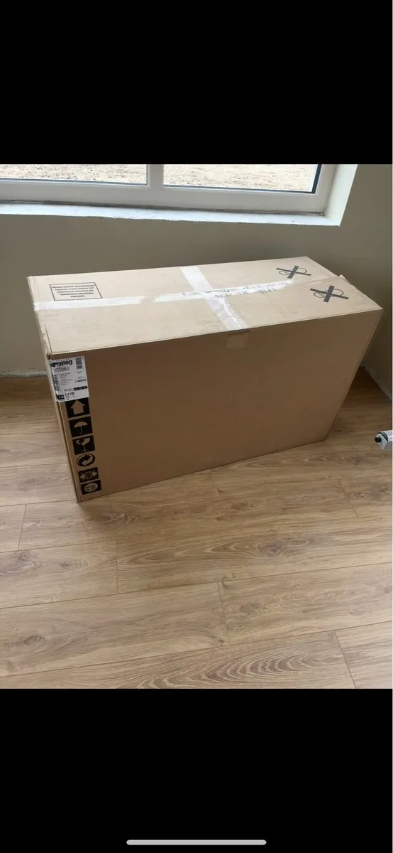 Smeg Extractor Fan Hood -Brand New - Image 3