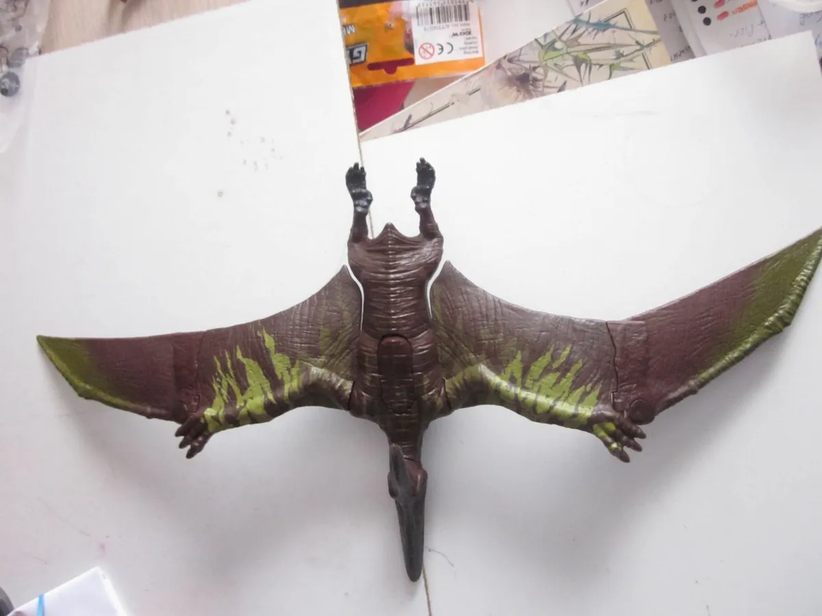 Jurassic World  Pteranod Sound / Chomping Action - Image 3