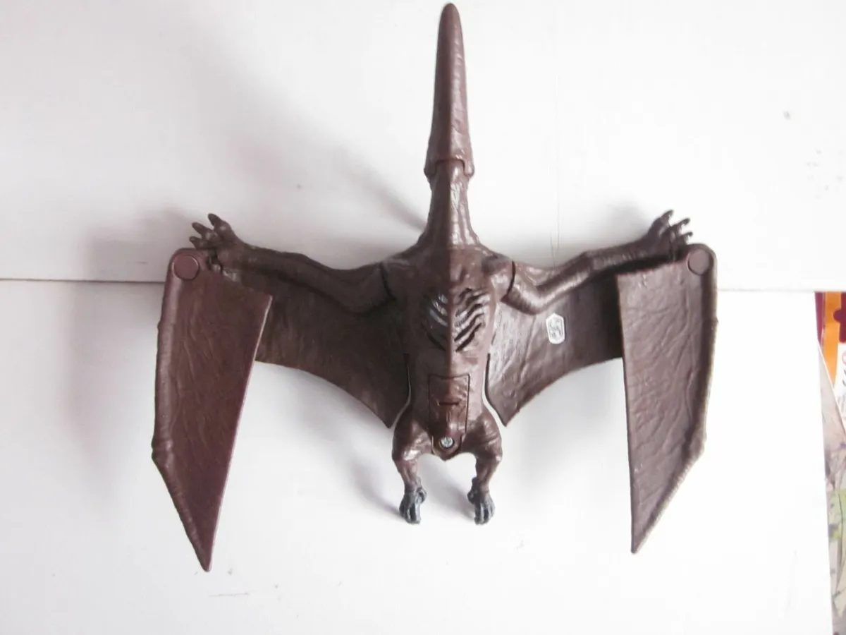 Jurassic World  Pteranod Sound / Chomping Action - Image 4