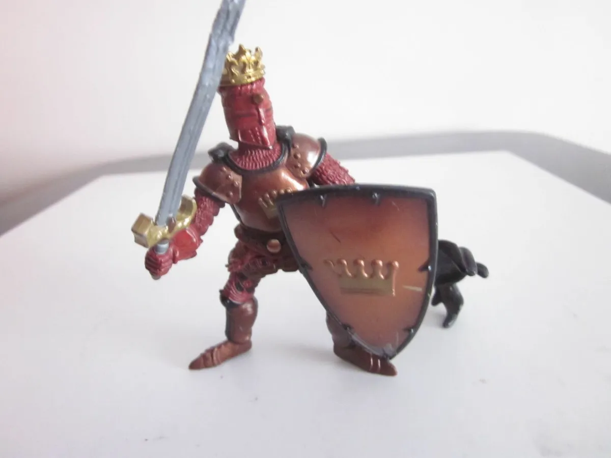 Papo Red Knight with Sword/ Shield  Figure 2007 - Image 1