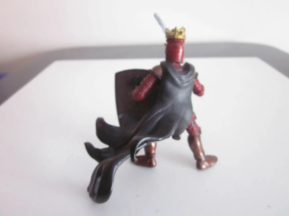 Papo Red Knight with Sword/ Shield  Figure 2007 - Image 2