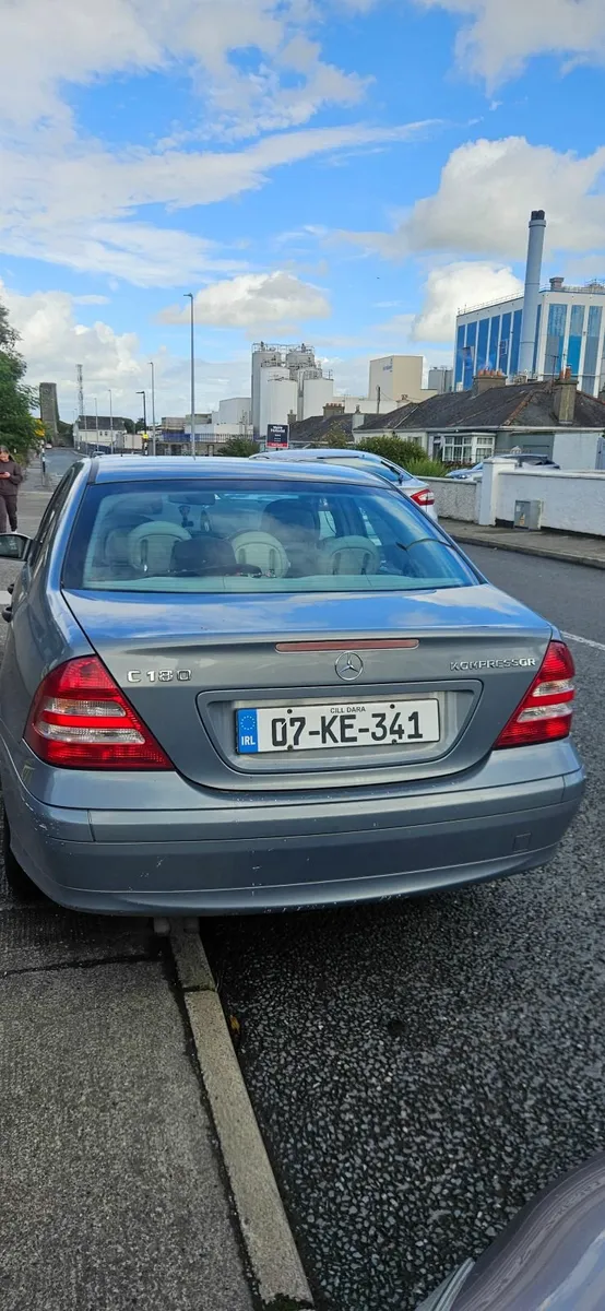 Mercedes-Benz C-Class 2007 - Image 2