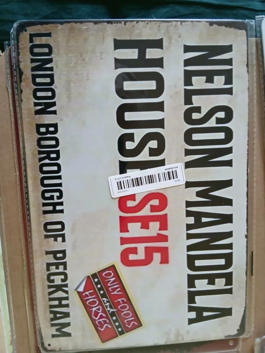 VINTAGE TIN SIGNS - Image 3