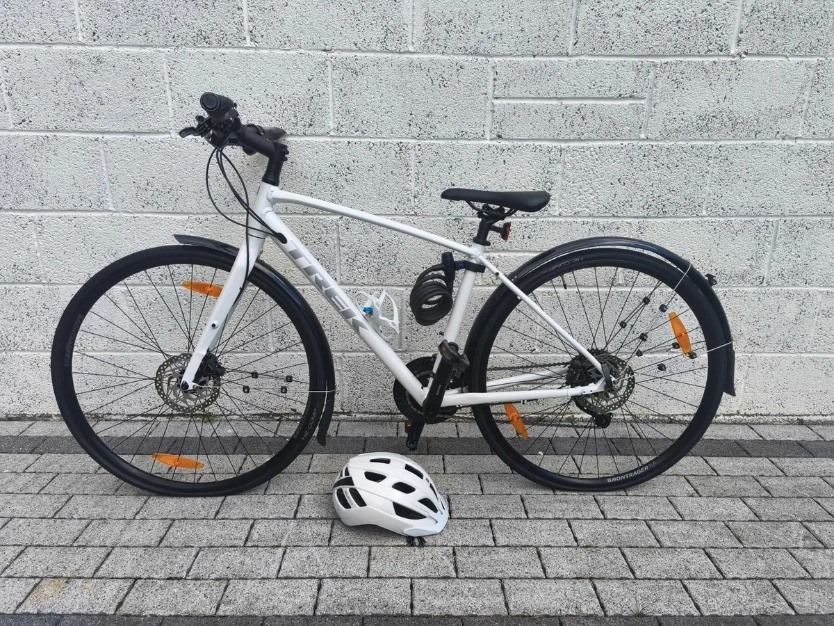 Trek FX 3 Hybrid Bike - Image 1