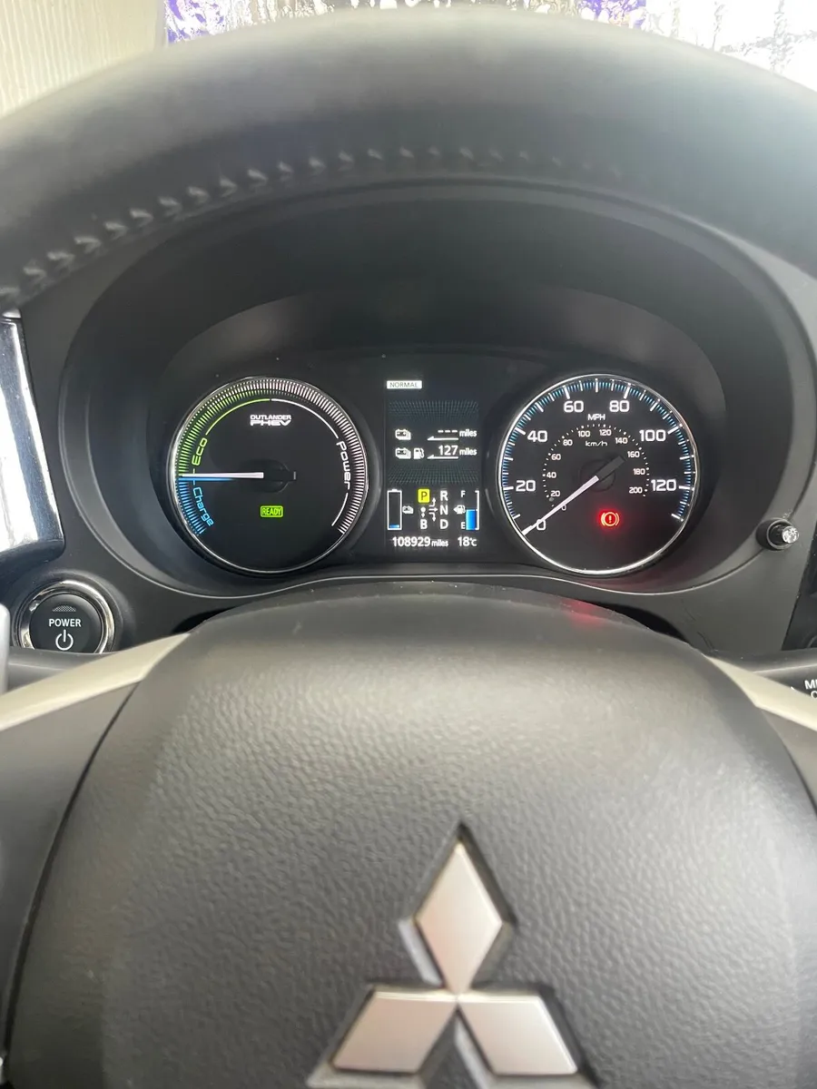 Mitsubishi Outlander 2015 - Image 2