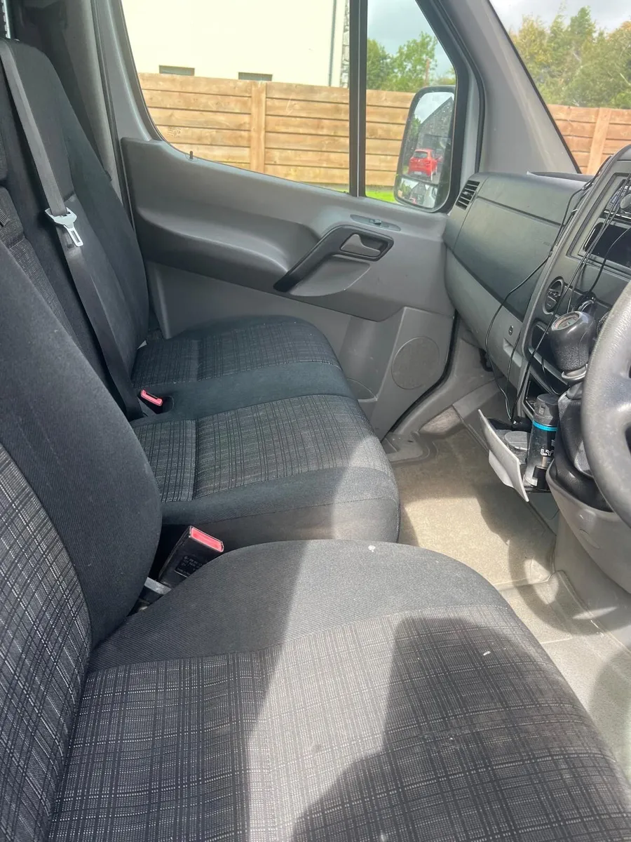 Mercedes van - Image 3
