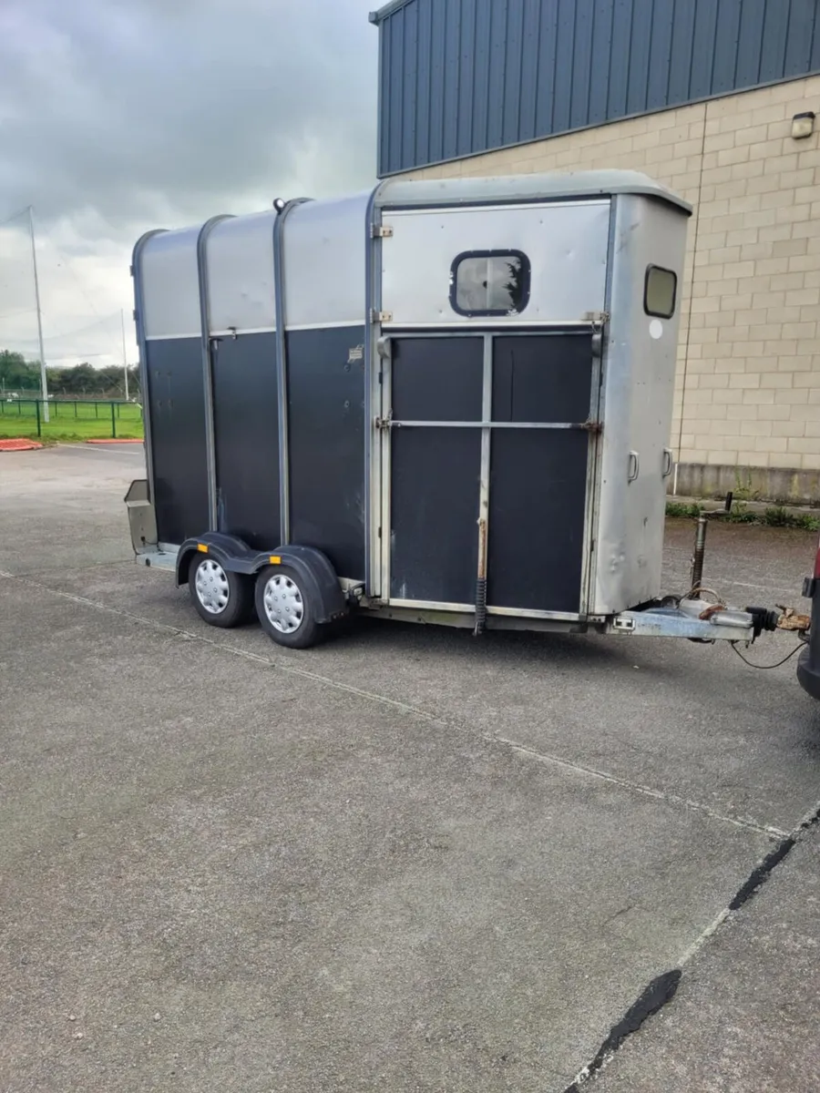 510 classic horse box with full divider - Image 3
