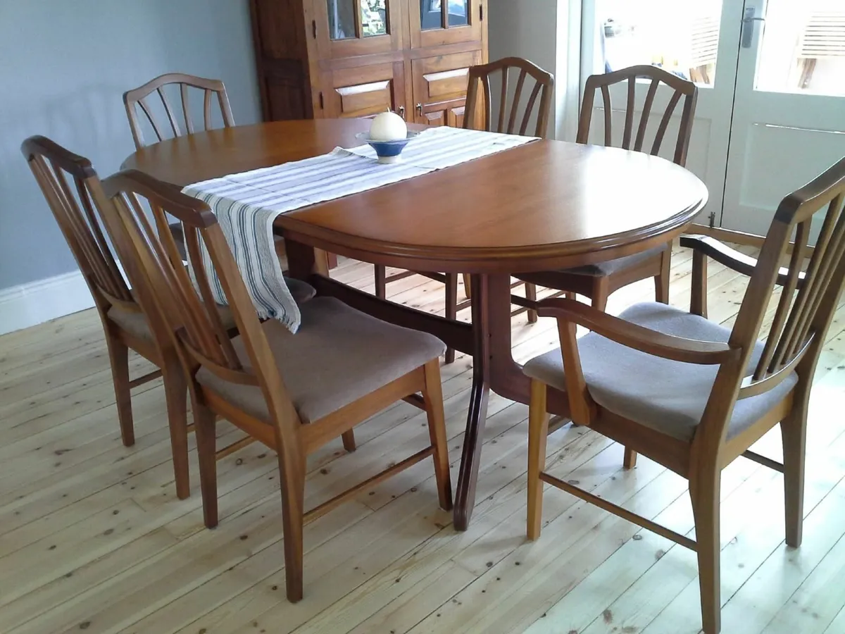 Dining table and chairs - Image 2