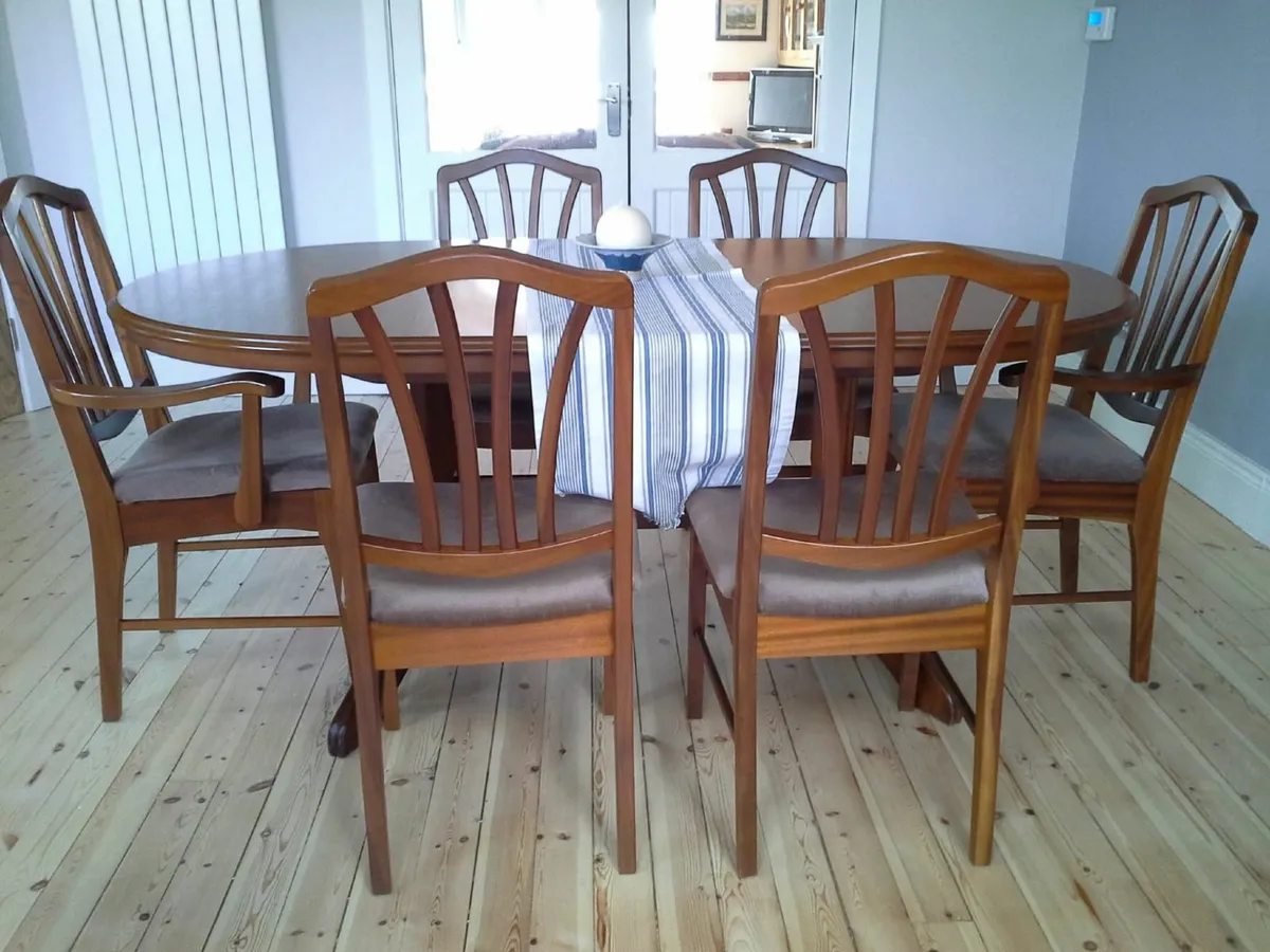 Dining table and chairs - Image 3