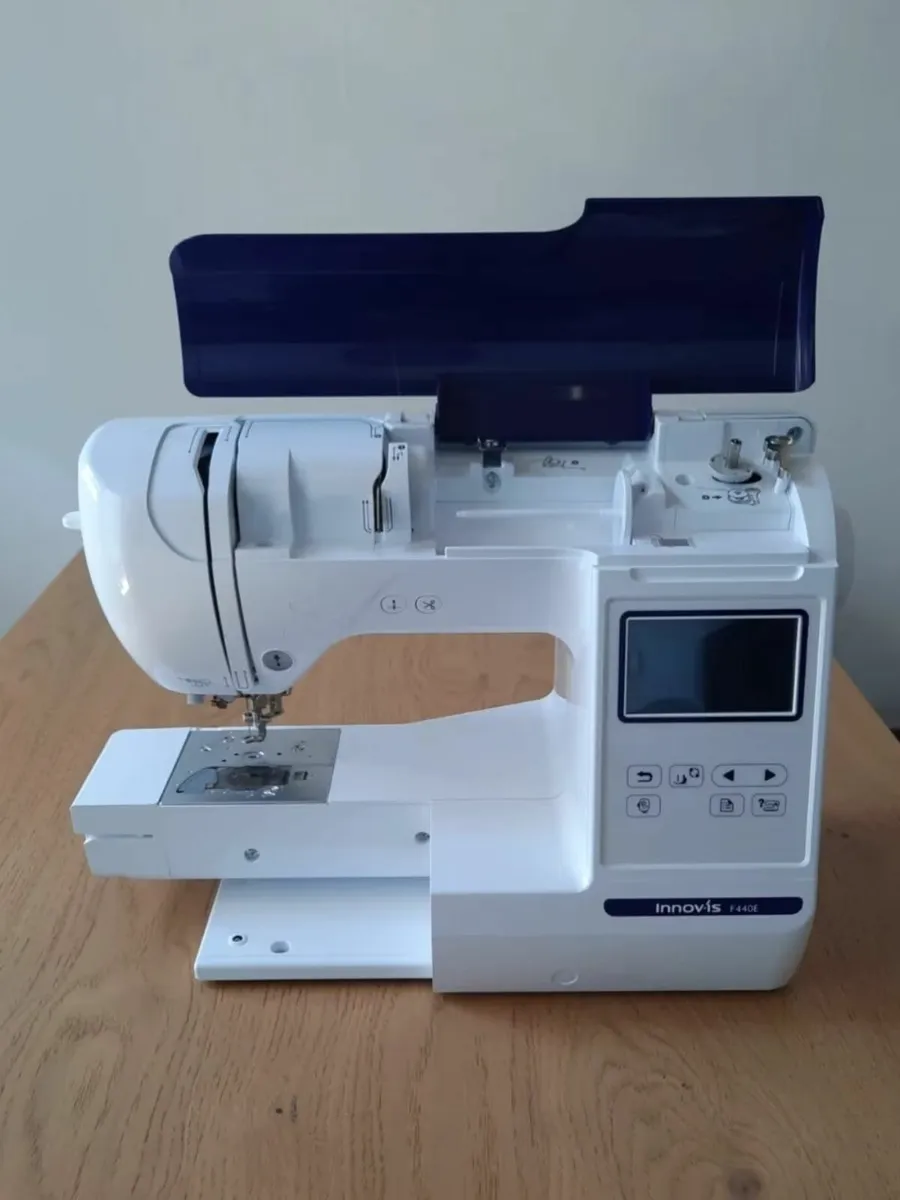 Brother Innovis f440e Embroidery & Accessories - Image 2