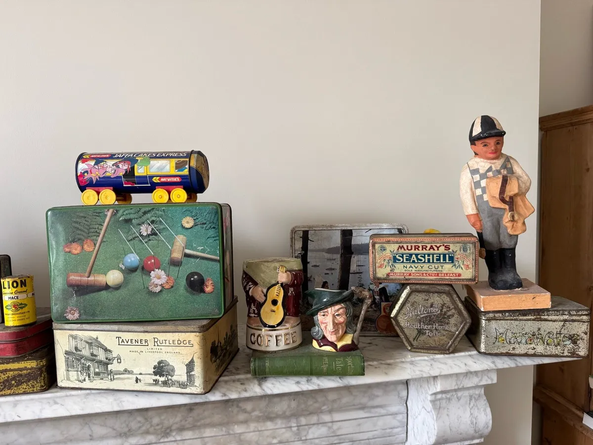 Large lot of vintage tins and advertising - Image 3