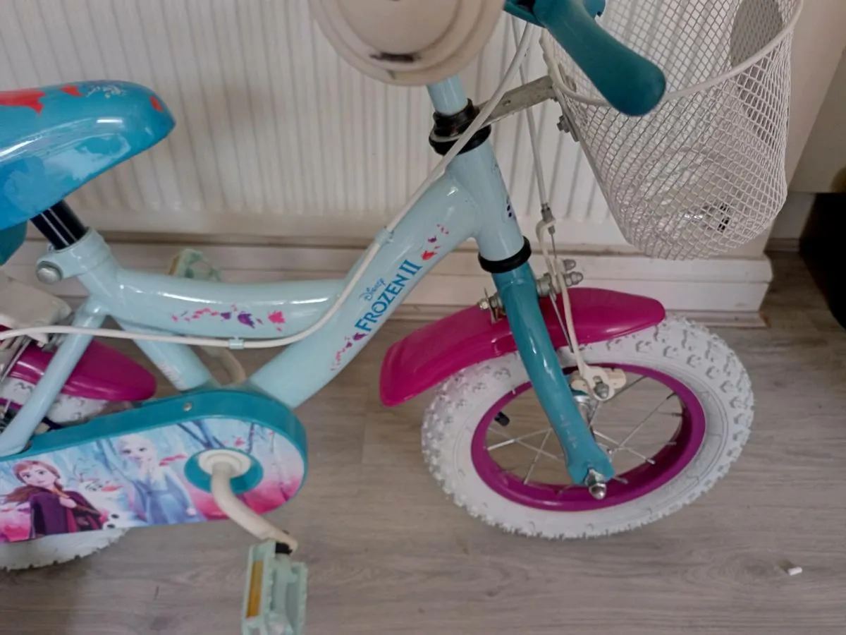 Kids frozen bike size 12 inch wheels - Image 4