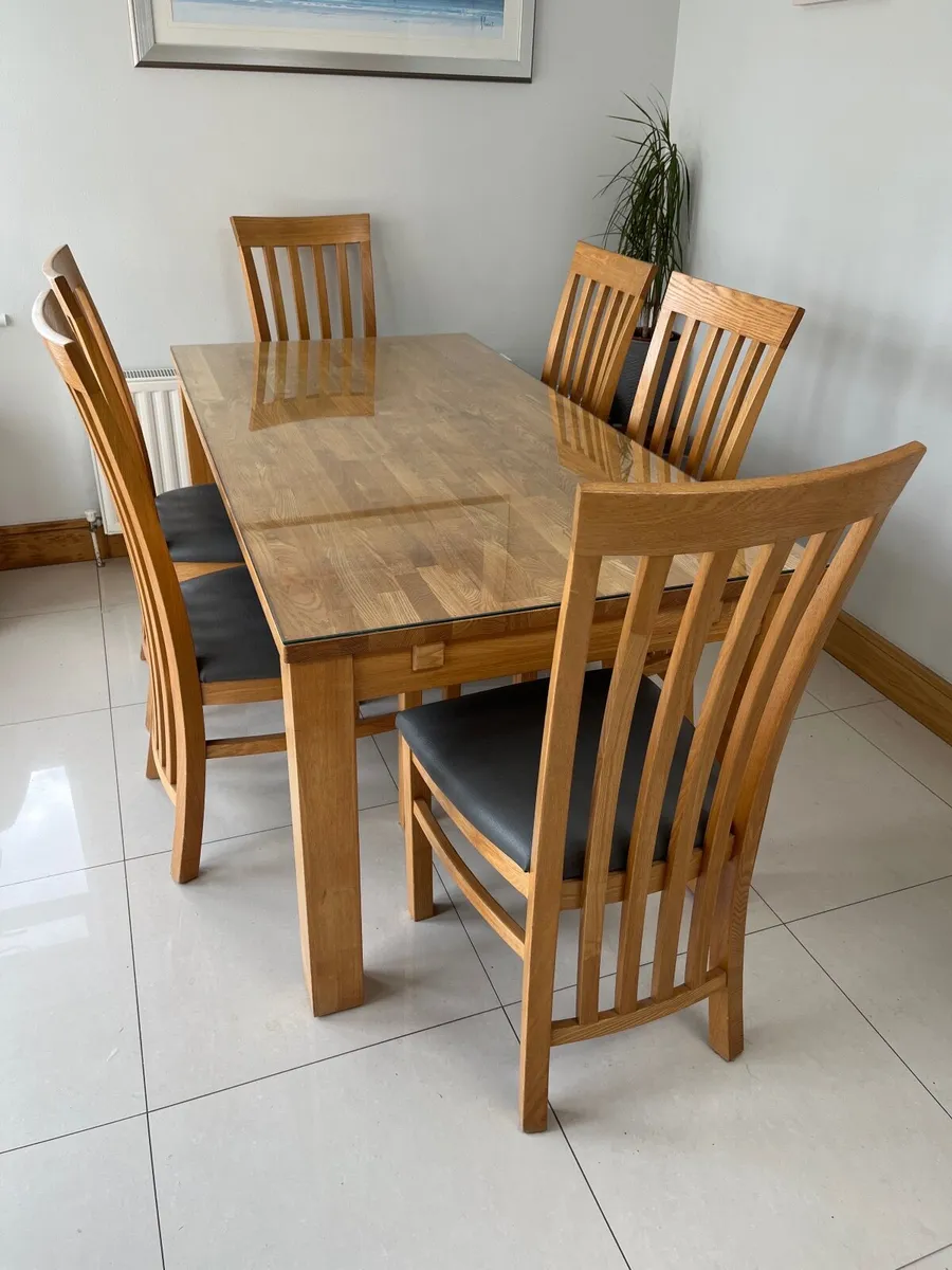 Dining room table and six chairs - Image 1