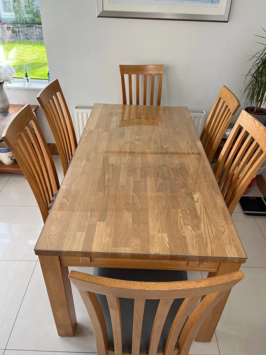 Dining room table and six chairs - Image 2
