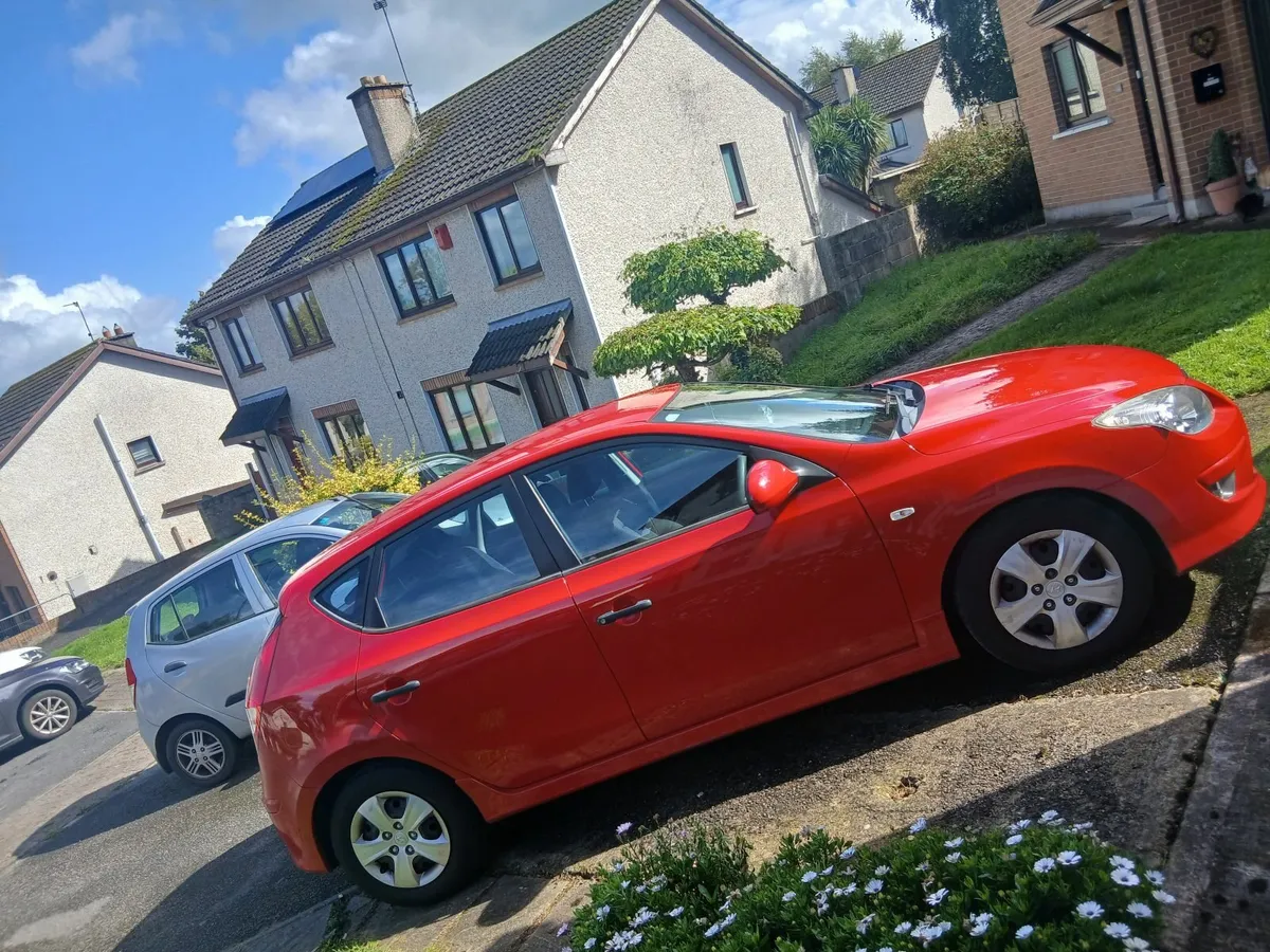 Hyundai i30 2011 - Image 2