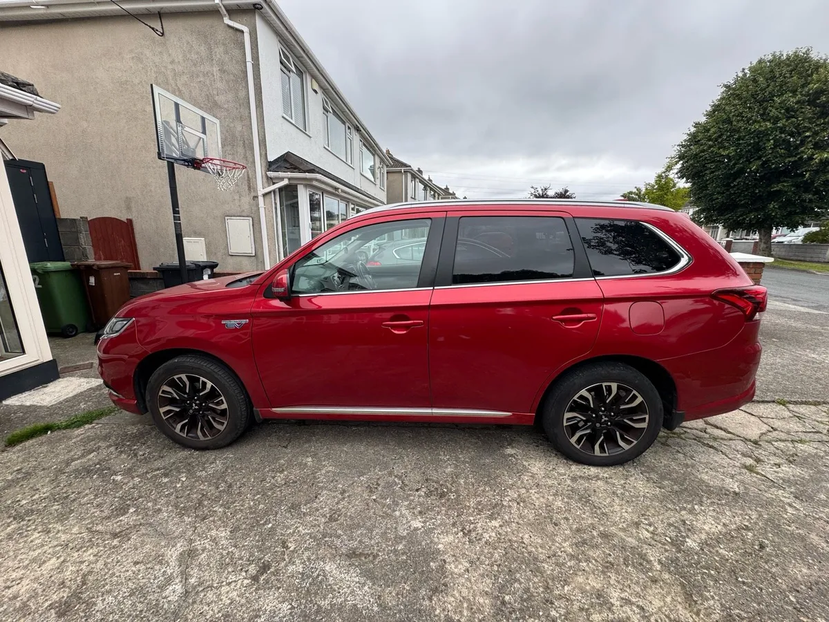 Mitsubishi Outlander - Image 4