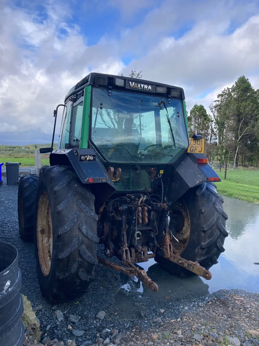 Valtra 6400 - Image 3
