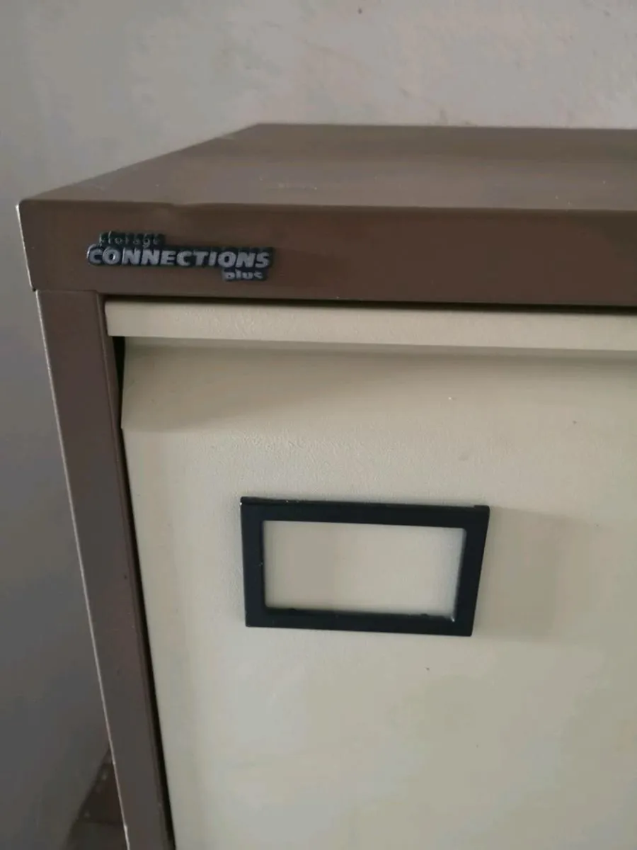Filing cabinet - Image 1