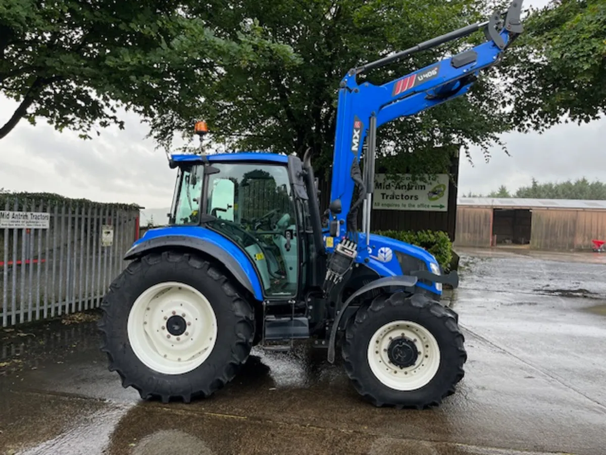 2018 New Holland T5.105 D/C c/w MX406+ loader - Image 1