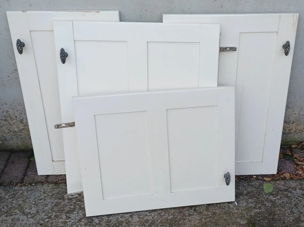 Kitchen Worktops & Cabinet Doors - Image 4