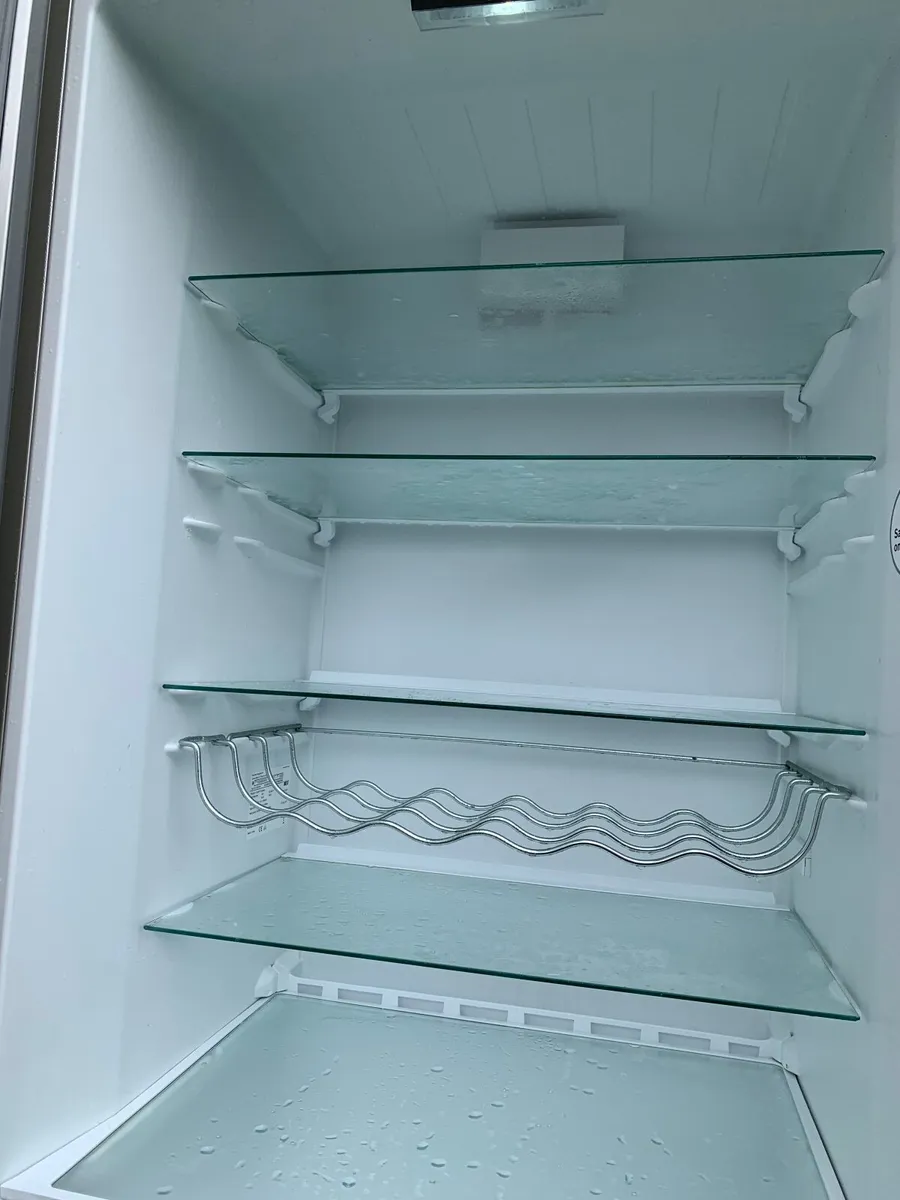 Bosch American style large feature fridge freezer - Image 4