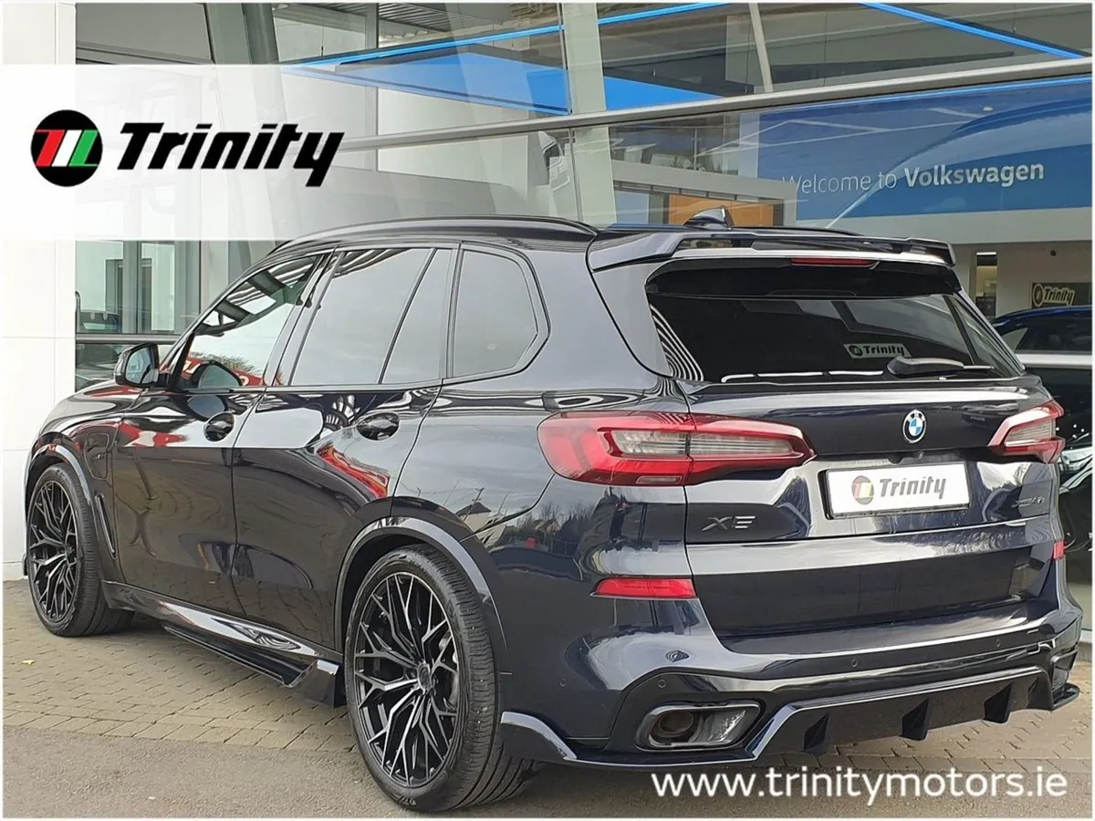 BMW X5 Huge Spec X Drive 45-e M-sport Phev Trinit - Image 3