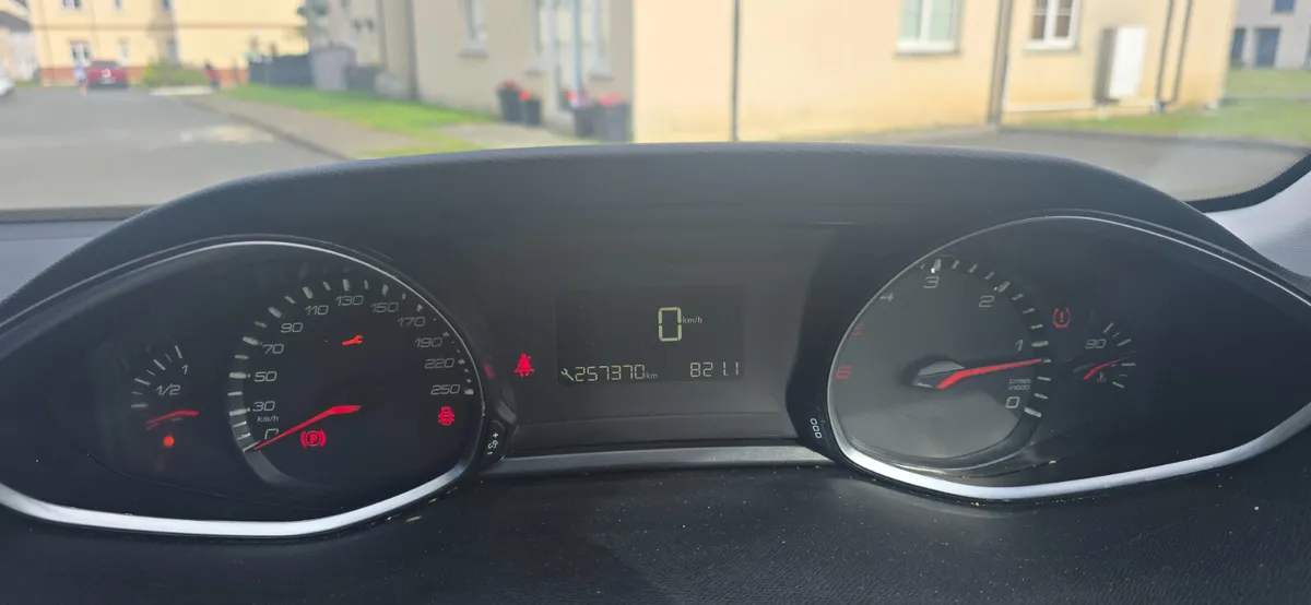 Peugeot 308 2019  diesel no nct need small tlc - Image 3