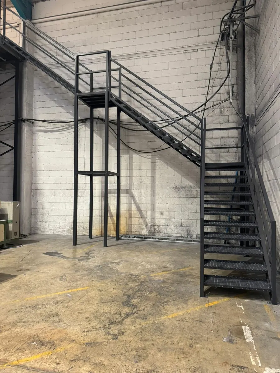 Mezzanine floor - Image 1