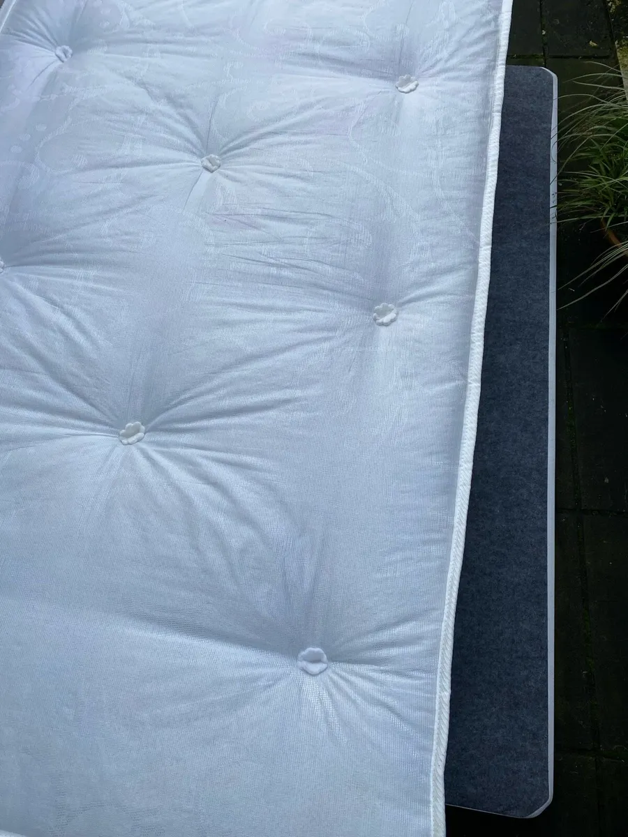 Singiel bed - Image 1