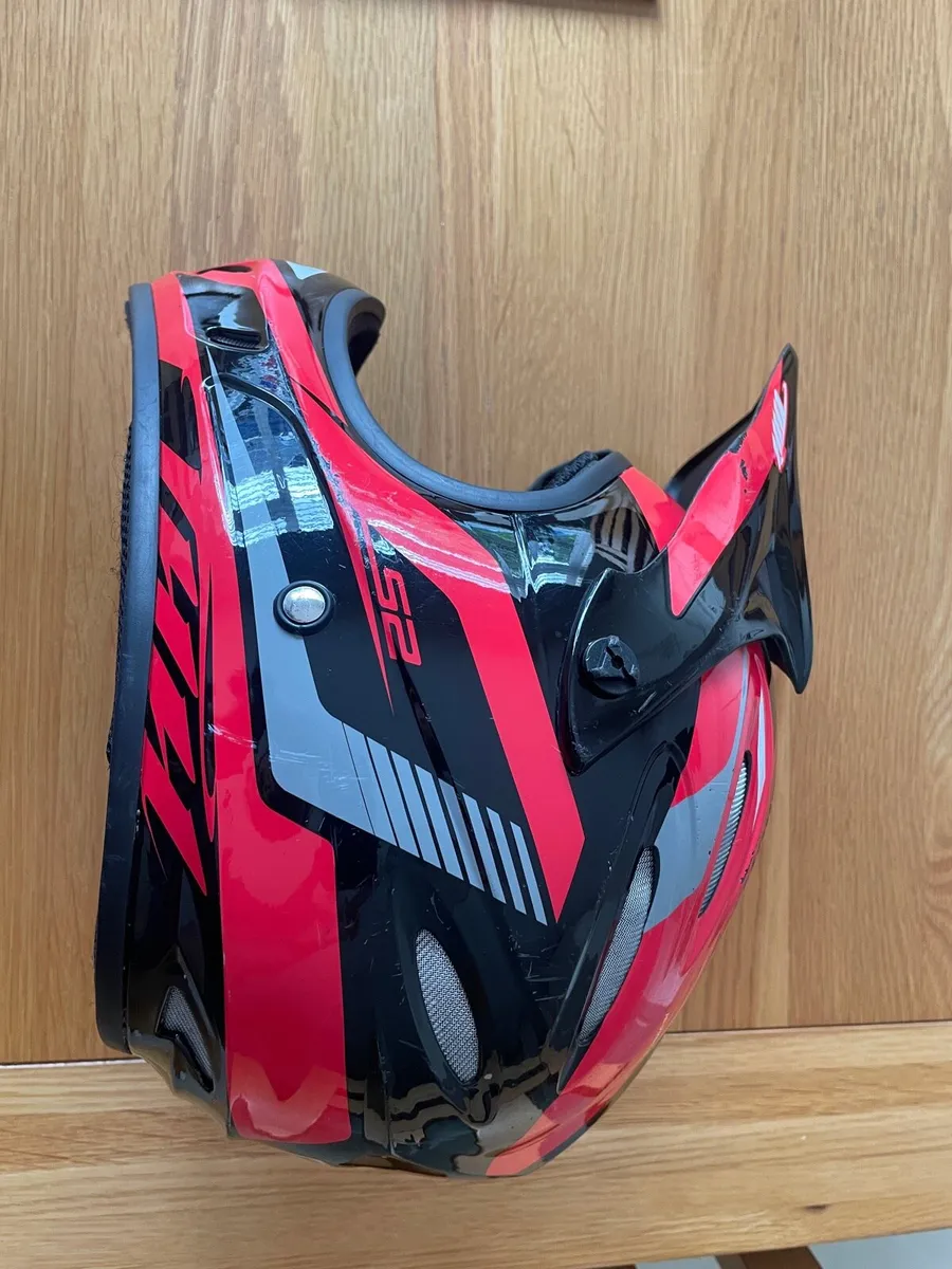 Helmet - Image 3