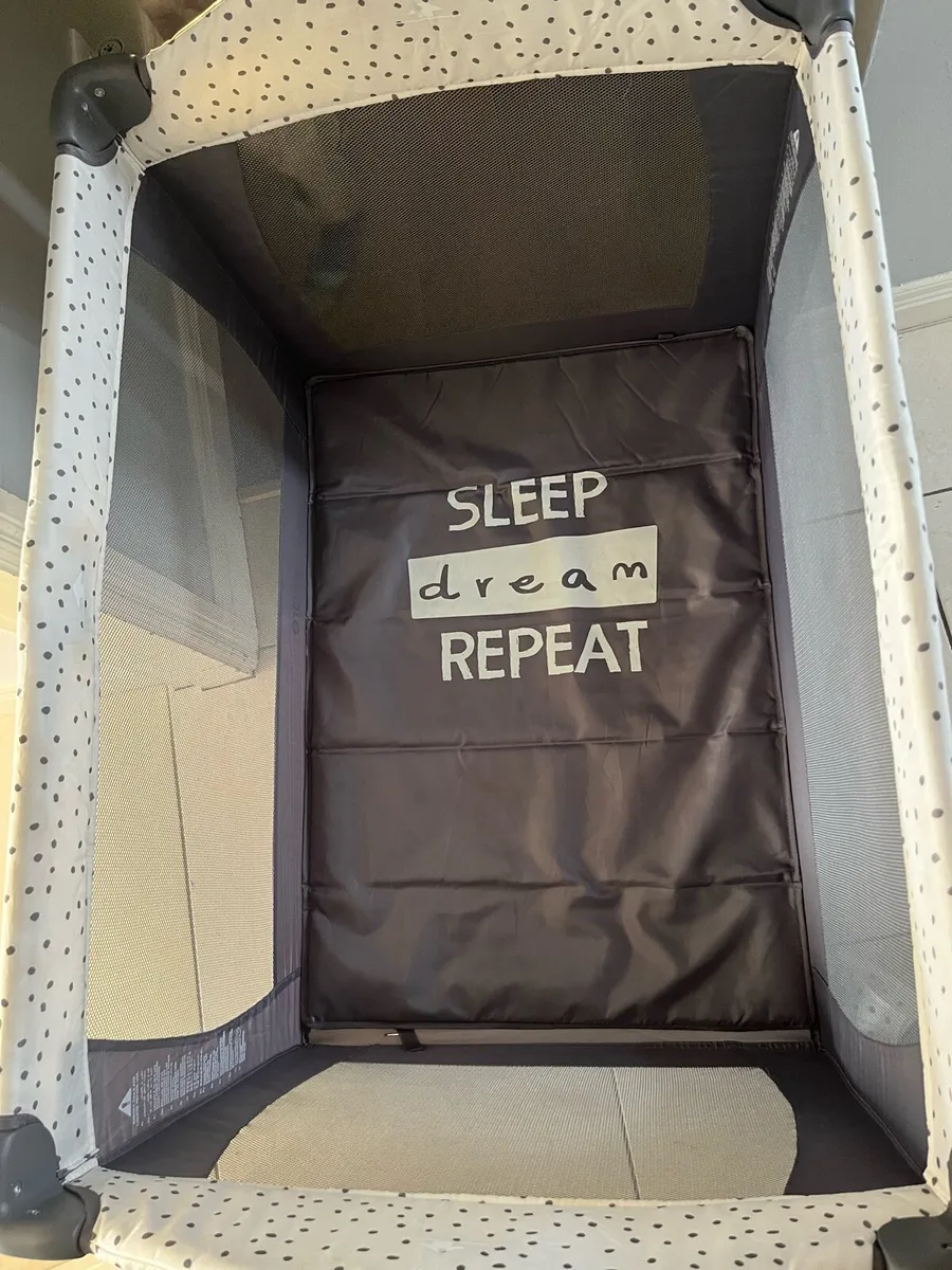 Mothercare travel cot - Image 2