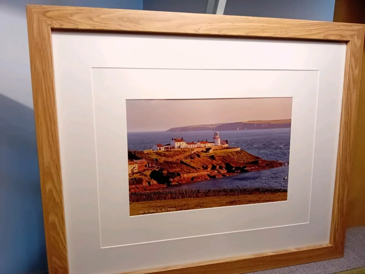 Roches Point Lighthouse - Image 2