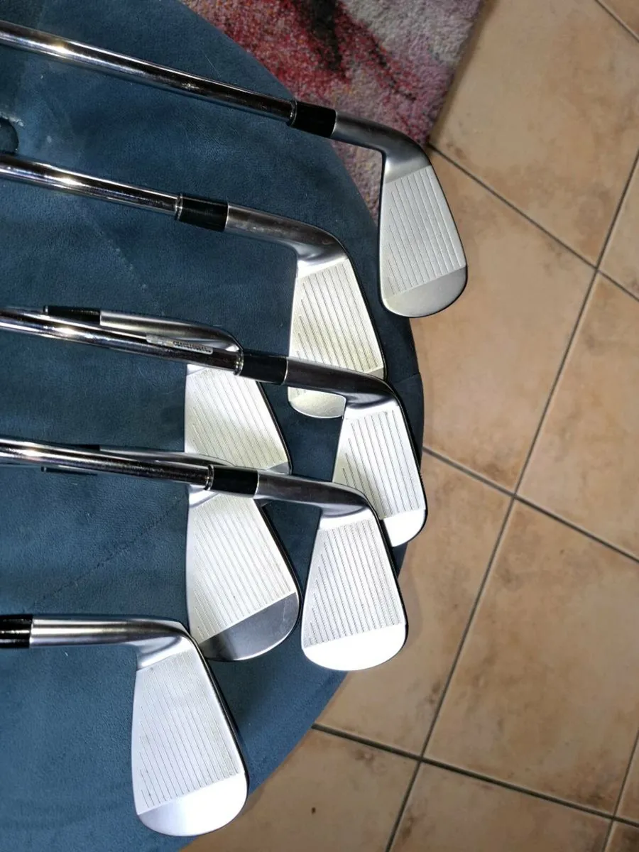 Srixon ZXi 5 irons. 4 - PW - Image 2