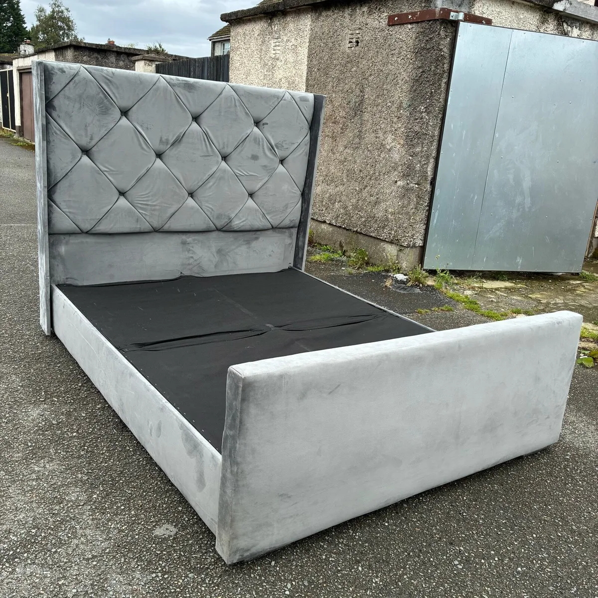 5ft King Crushed Velvet Winged Bed Frame - Image 2