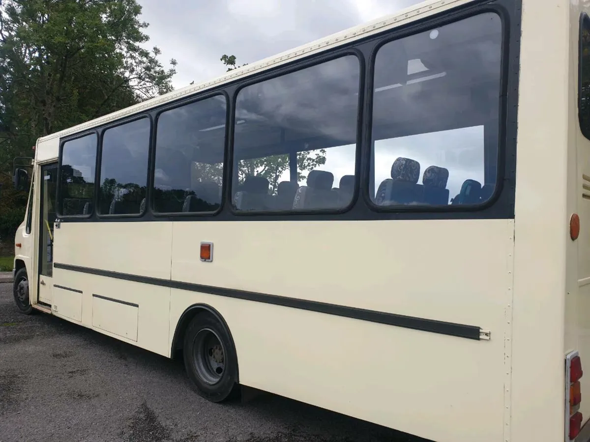 Mercedes vario 33 seater - Image 4
