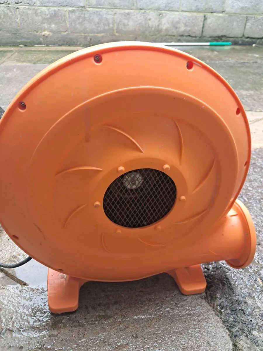 Bouncy castle air pump - Image 1