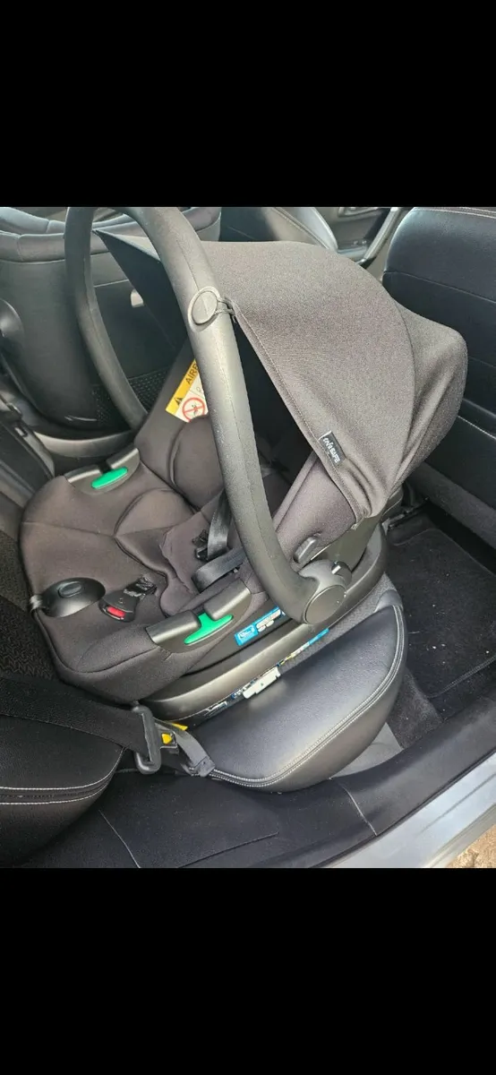Enfasafe newborn carseat + isofix base - Image 3