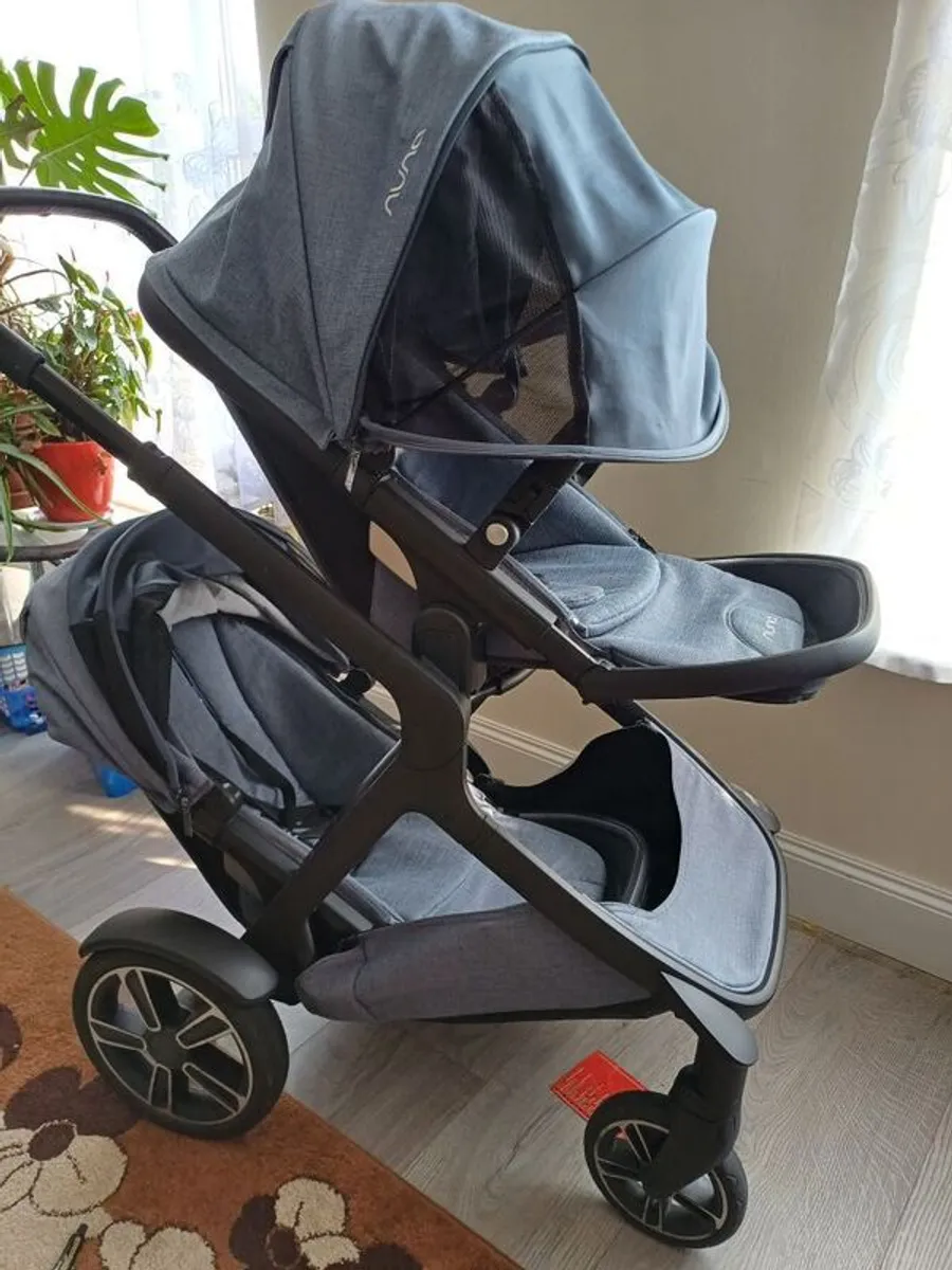 Nuna demi grow double pushchair and BeSafe carseat - Image 2