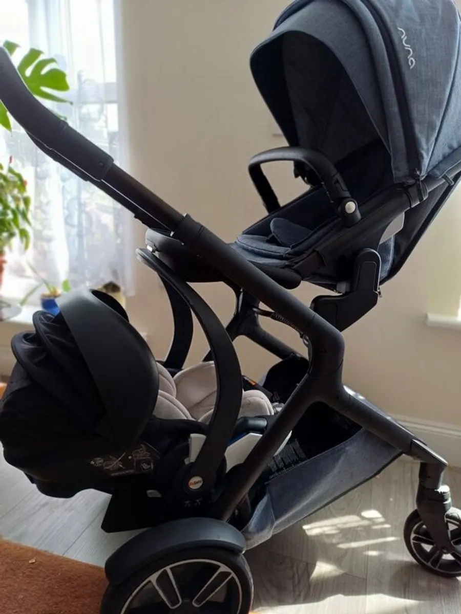Nuna demi grow double pushchair and BeSafe carseat - Image 3