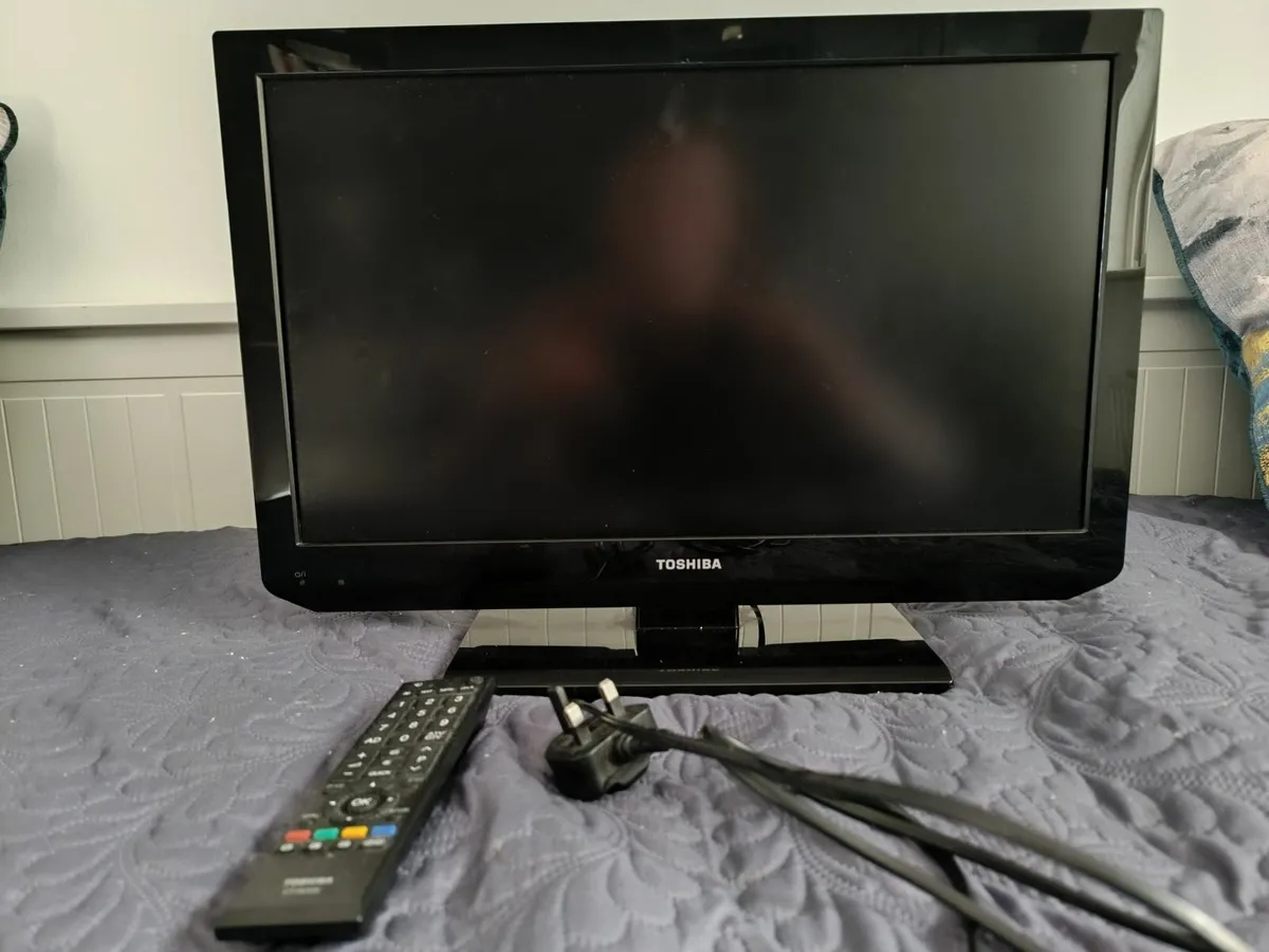 22' inch LCD Colour TV - Image 3
