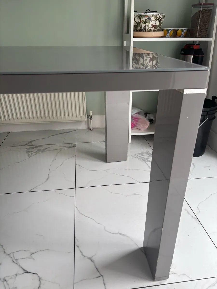 Dining table - Image 4