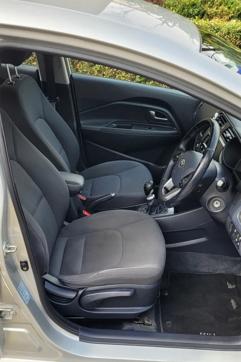 Kia Rio 2012 - Image 2
