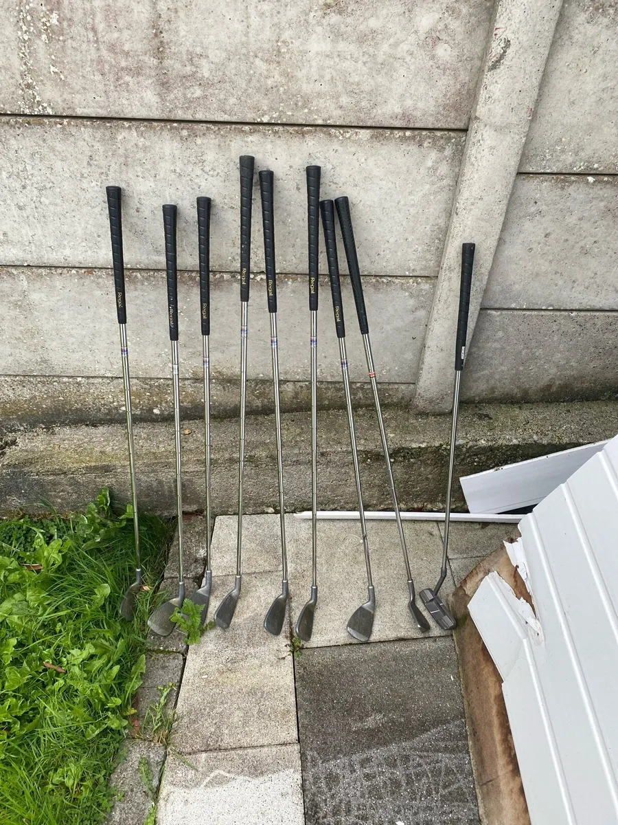 Golf iron set, 3 wood,Taylor made 5 hybrid and bag - Image 4