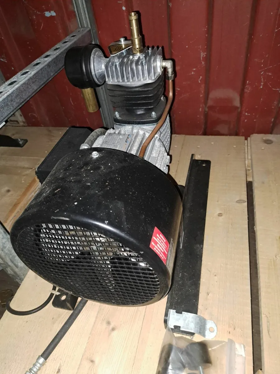 Compressor - Image 1