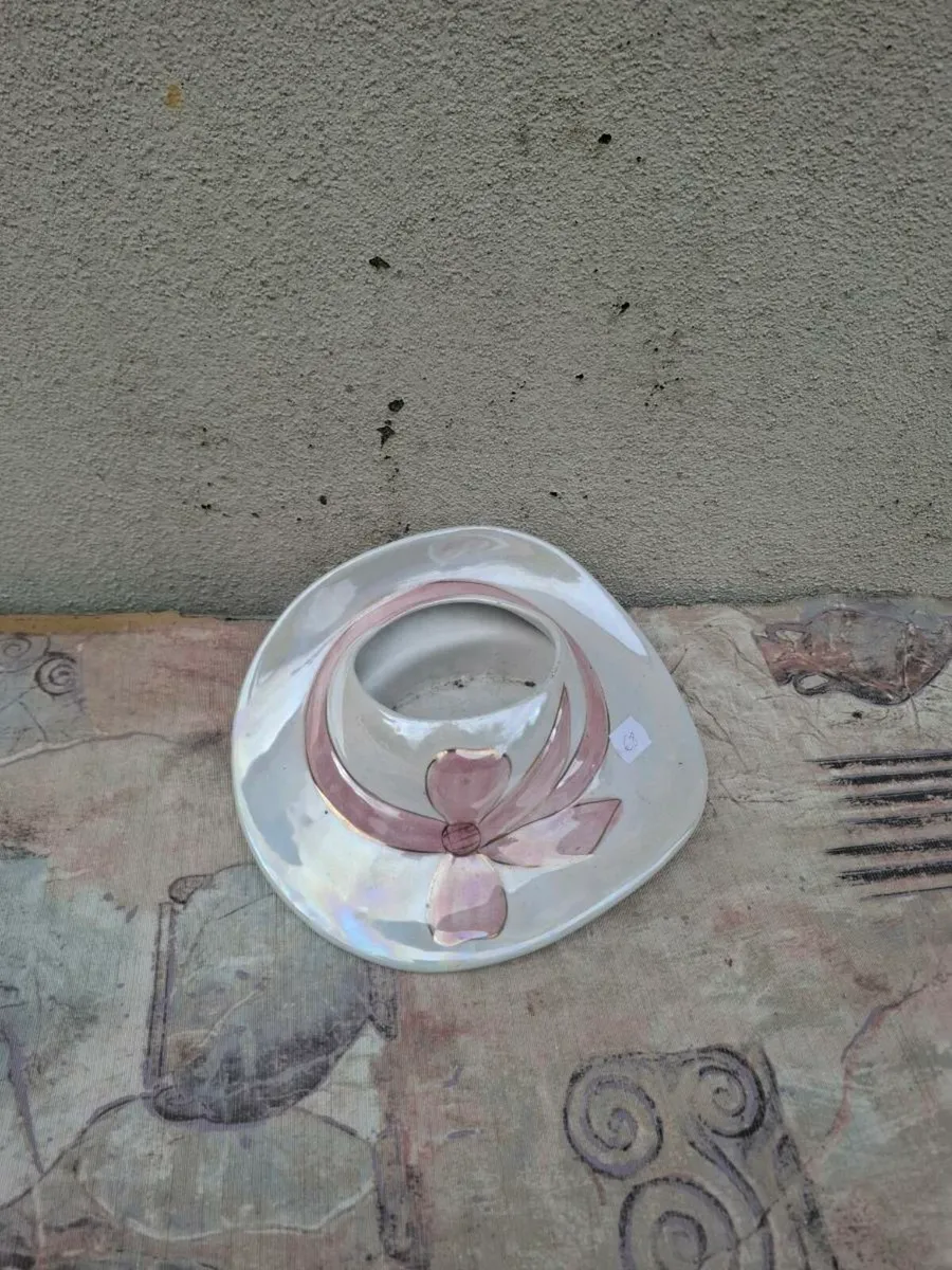 Ceramic display bowl postage possible
