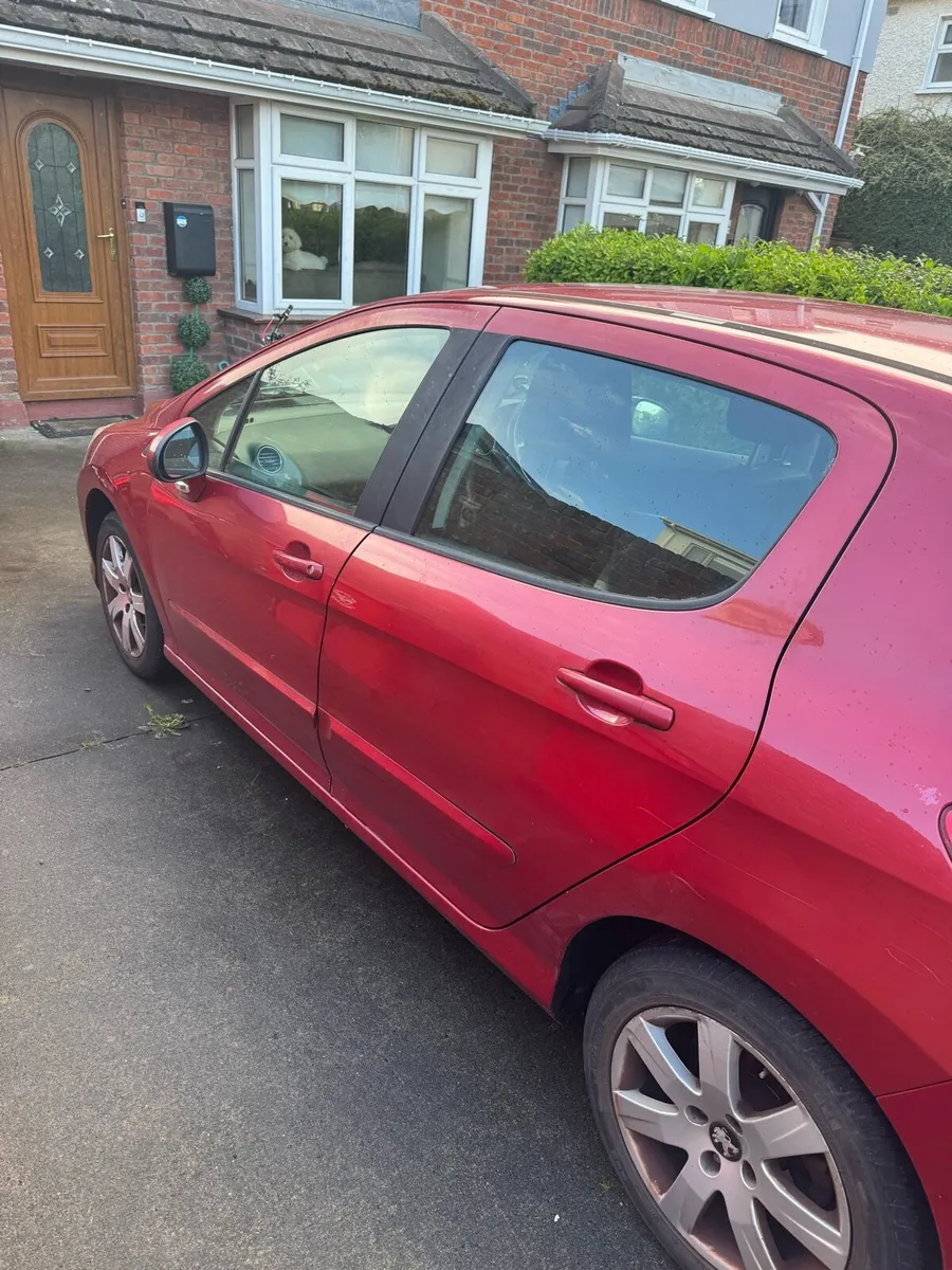 Peugeot 308 - Image 2