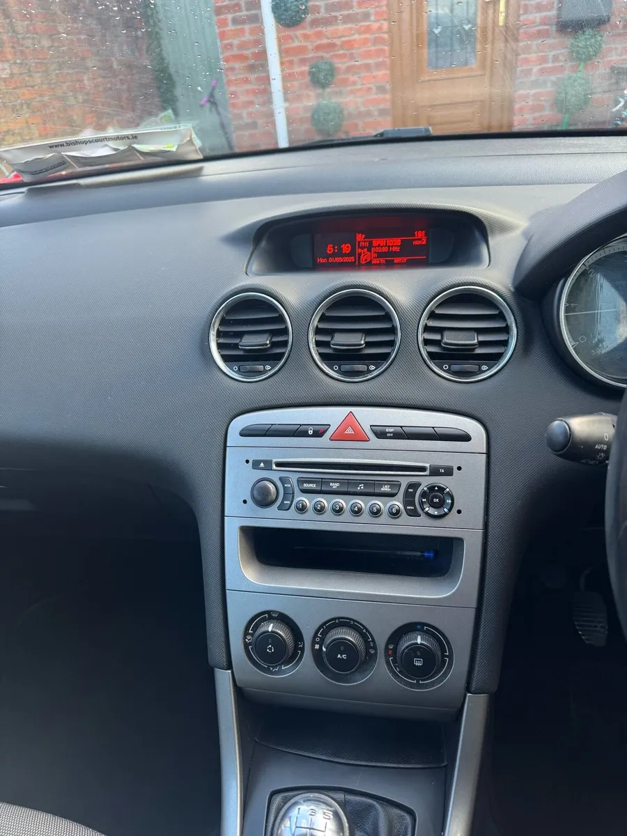 Peugeot 308 - Image 4