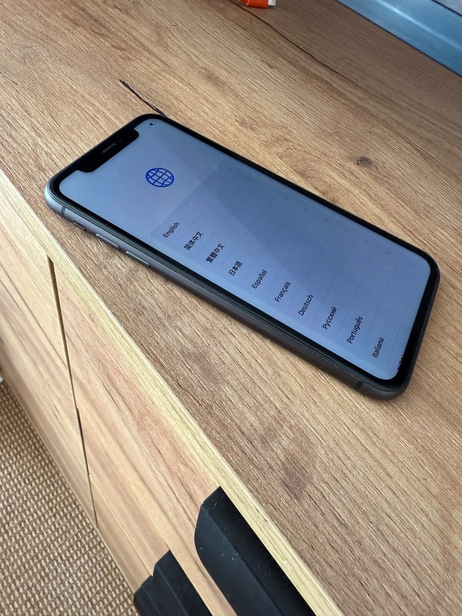 Iphone 11 - Image 2
