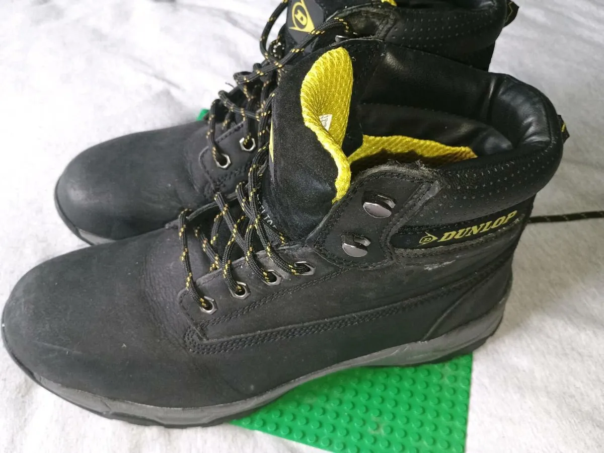 Dunlop safety steel toe boots - Image 2