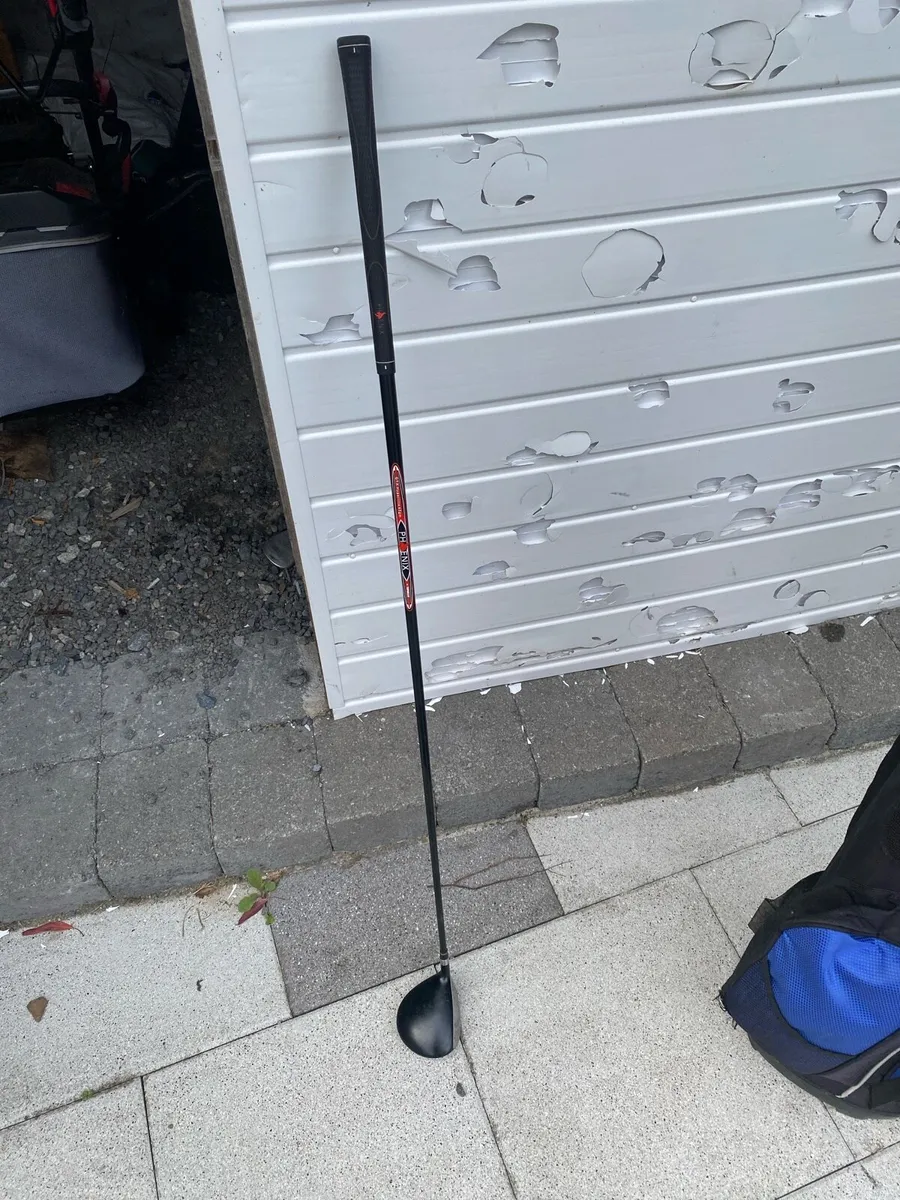 Golf iron set, 3 wood,Taylor made 5 hybrid and bag - Image 2